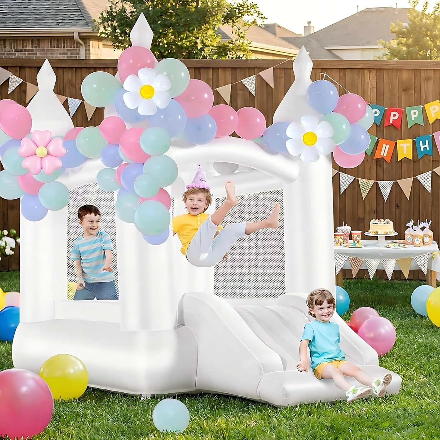 Kids Outdoor House - Белый надувной батут для детей 3-8